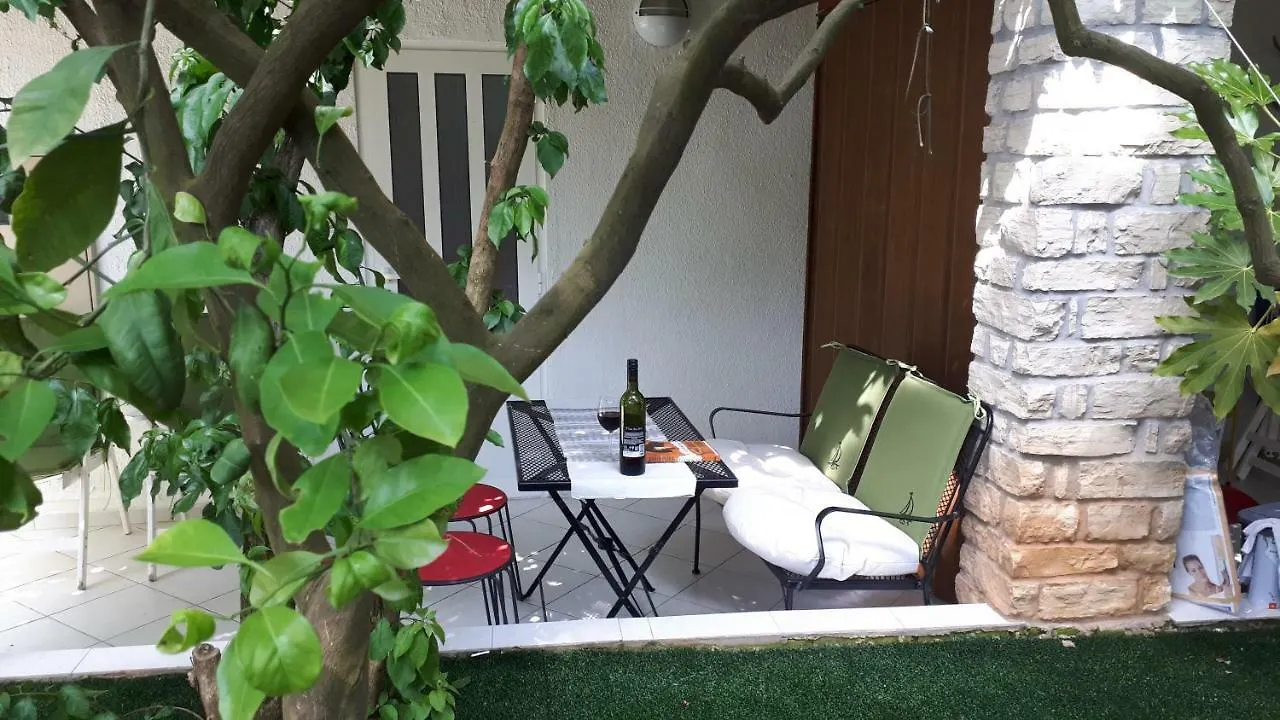 Apartmani Matas Petrcane Croatia