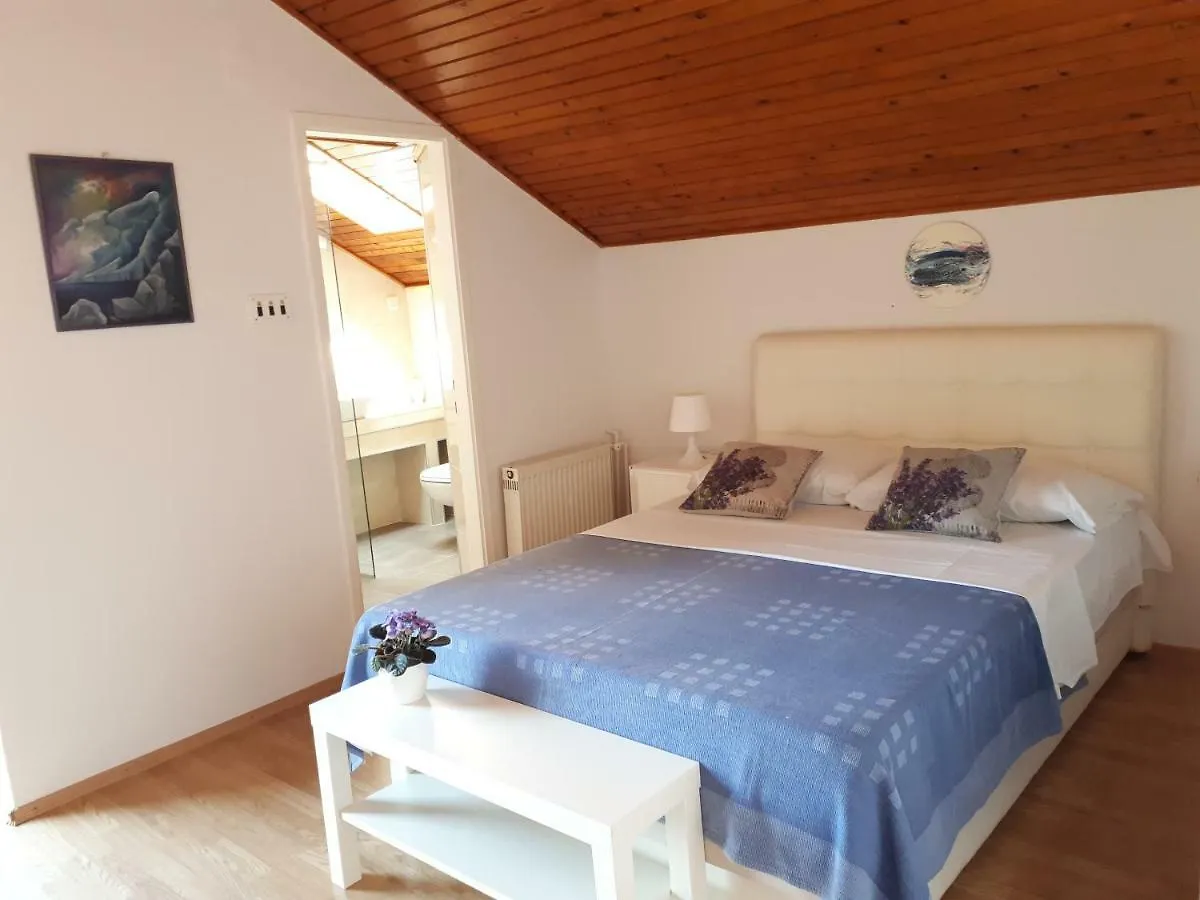 Apartmani Matas Petrcane contacts
