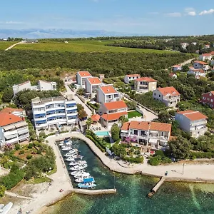 Apartment Sollei, Petrcane